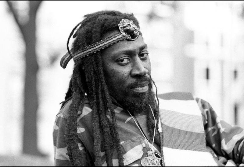 Bunny Wailer, izvorni član reggae grupe The Wailers, preminuo je 2. ožujka u Kinstonu, Jamajka - Umro čovjek koji je reggae glazbu vodio na sva četiri kraja svijeta